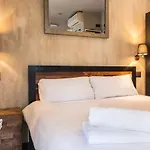 Apartment Ainb Born-dames *